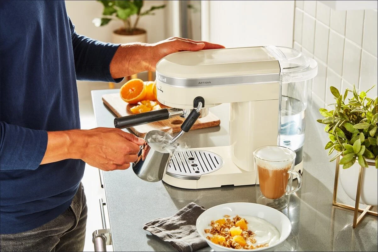 KitchenAid Halbautomatische Espressomaschine ARTISAN In Creme 7 KitchenAid Halbautomatische Espressomaschine ARTISAN In Creme – Bild 7